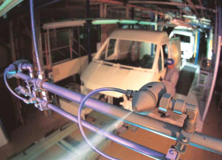 自動車製造における加湿